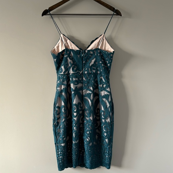 LULUS LACEY BODYCON MINI SPAGHETTI STRAP COCTAIL DRESS TEAL
AND NUDE SIZE SMALL - Picture 2 of 8